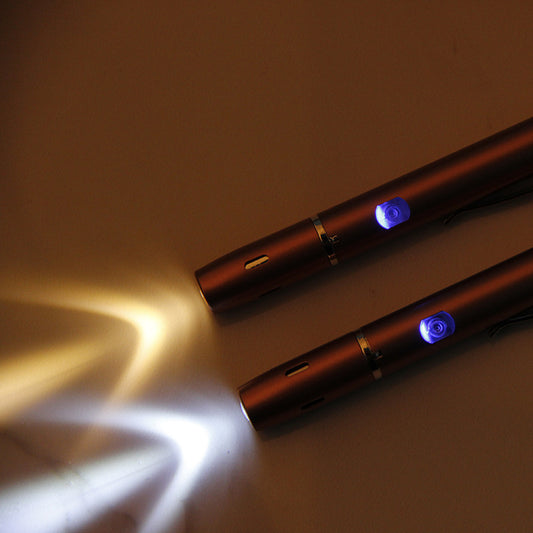 Doctor Uses Flashlight To Check Pupil Pen Medical Flashlight USB Charging